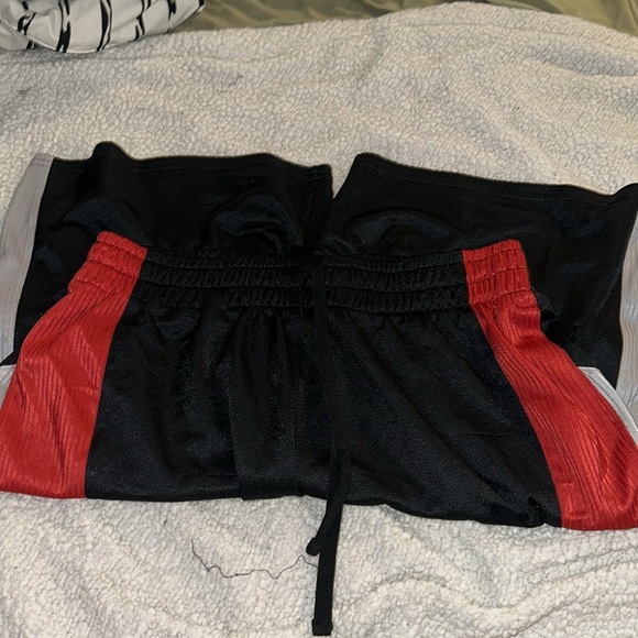 Under Armour Men’s Small Loose Fit Shorts - Picture 3 of 4